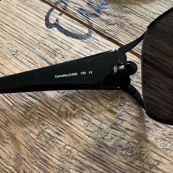 Vera Bradley sunglasses 🕶️ - Picture 11 of 11